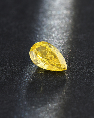 Phòng thí nghiệm tổng hợp Pear Cut Grown Canary Diamonds IGI Certified