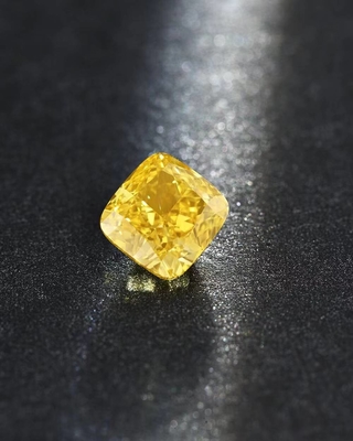 Phòng thí nghiệm tổng hợp Loose Lab Grown Yellow Diamond 2.53ct Đệm cắt bằng chứng chỉ IGI