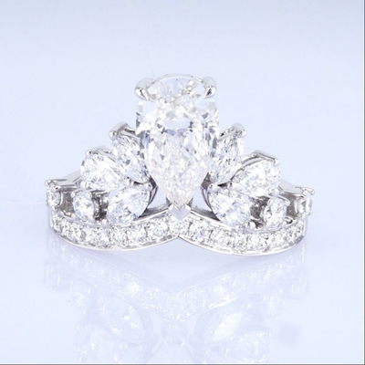 Chiếc nhẫn kim cương 18k Crown Style Lab-Grown Đẹp phụ nữ công chúa thiết kế Đỏ kim cương Lab-Grown