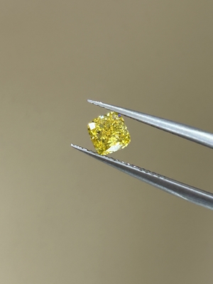 Phòng thí nghiệm Cushion Diamonds IGI Certified Diamonds Lab Created Yellow Diamonds HPHT